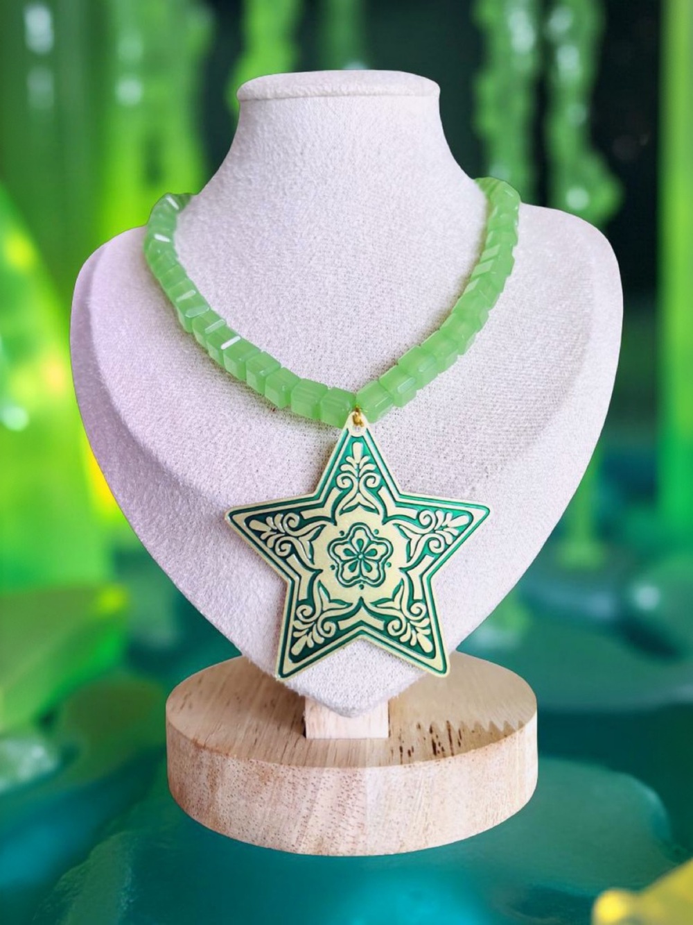 One-of-a-kind Green Star Pendant Necklace/Magnetic ClaspVintage-Inspired Jewelry